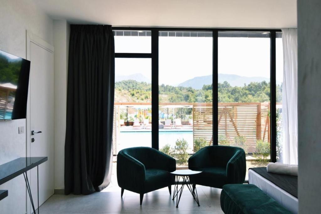 Equos Resort Hotel Тирана Екстериор снимка