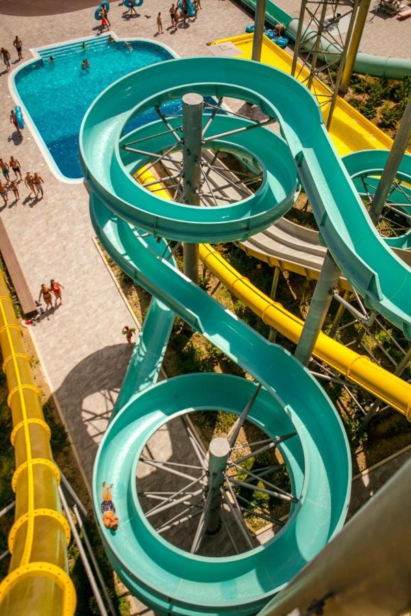 Equos Resort Hotel Тирана Екстериор снимка